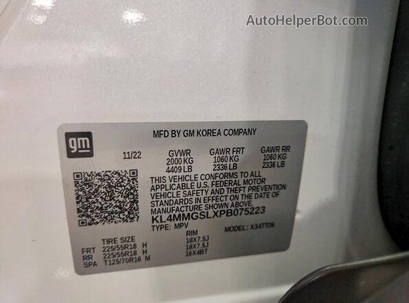 KL4MMGSLXPB075223 2023 BUICK ENCORE White VIN კოდის სტიკერის ხედი