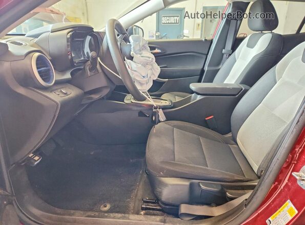 KL77LFE20RC172217 2024 CHEVROLET TRAX Burgundy Widok wnętrza z przodu