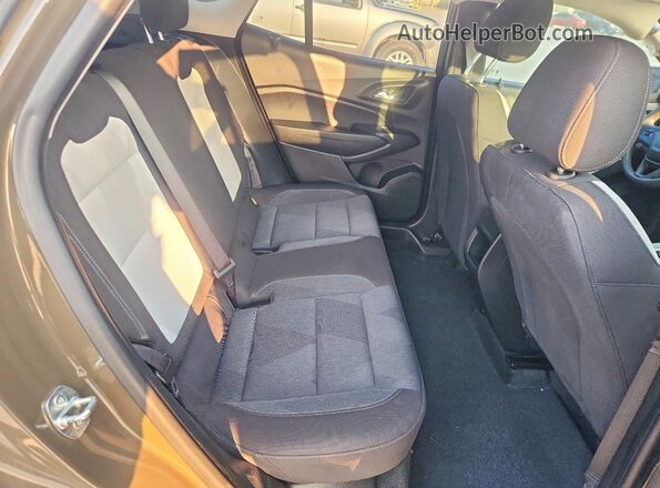 KL77LFE21RC071896 2024 CHEVROLET TRAX Brown Vista interior trasera