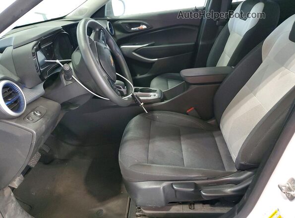 KL77LFE22RC212829 2024 CHEVROLET TRAX White წინა სალონის ხედი