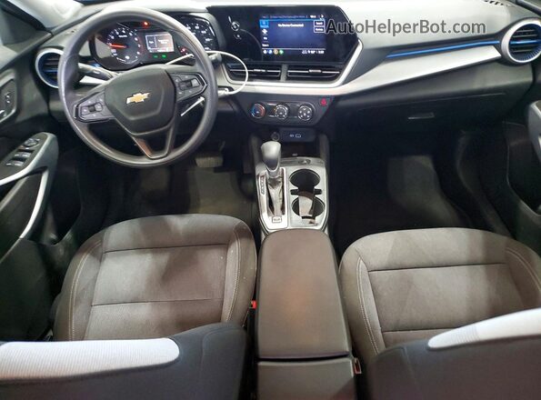 KL77LFE22RC212829 2024 CHEVROLET TRAX White წინა პანელის ხედი