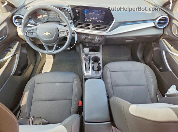KL77LFE22RC232627 2024 CHEVROLET TRAX Silver Dashboard view