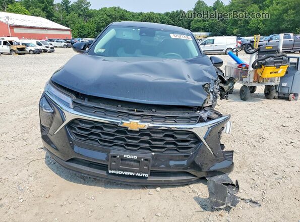 KL77LFE24RC107886 2024 CHEVROLET TRAX Black Widok z przodu
