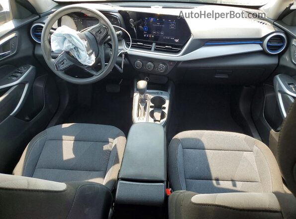 KL77LFE24RC107886 2024 CHEVROLET TRAX Black Widok deski rozdzielczej