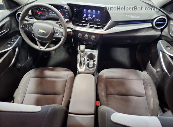 KL77LFE25RC243461 2024 CHEVROLET TRAX Черный Вид панели приборов