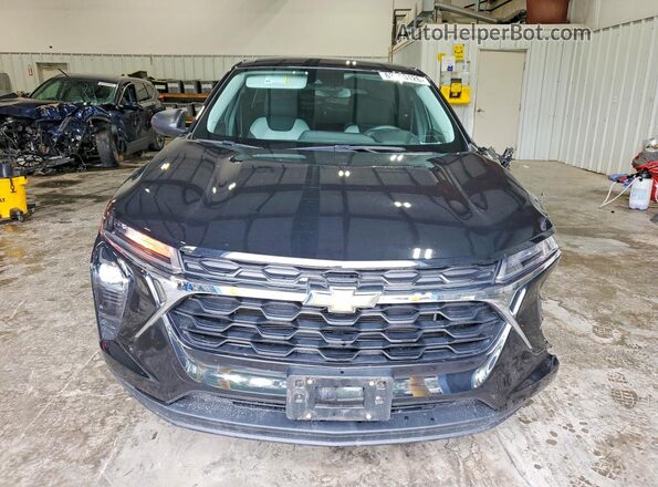 KL77LFE26RC065219 2024 CHEVROLET TRAX Black Դիմացի տեսք