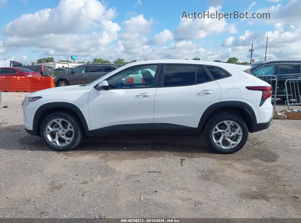 KL77LFE28RC013994 2024 CHEVROLET TRAX White Widok wnętrza 360 stopni