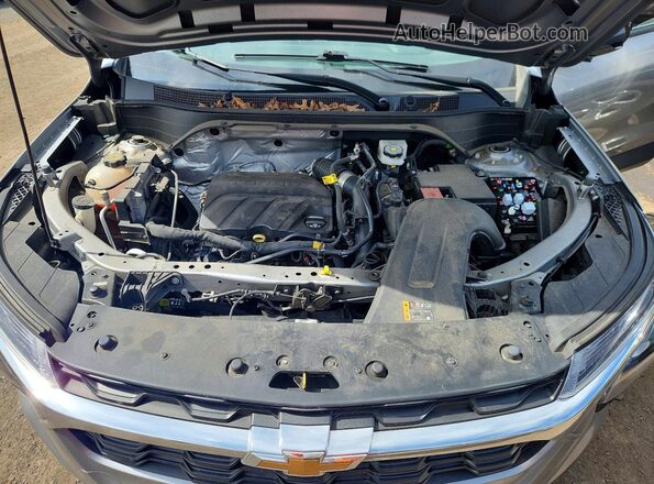 KL77LFE28RC021206 2024 CHEVROLET TRAX Silver Widok komory silnika