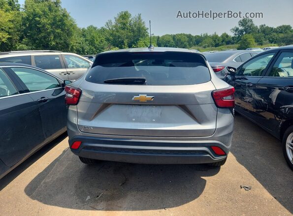 KL77LFE28RC088016 2024 CHEVROLET TRAX Серый Вид сзади