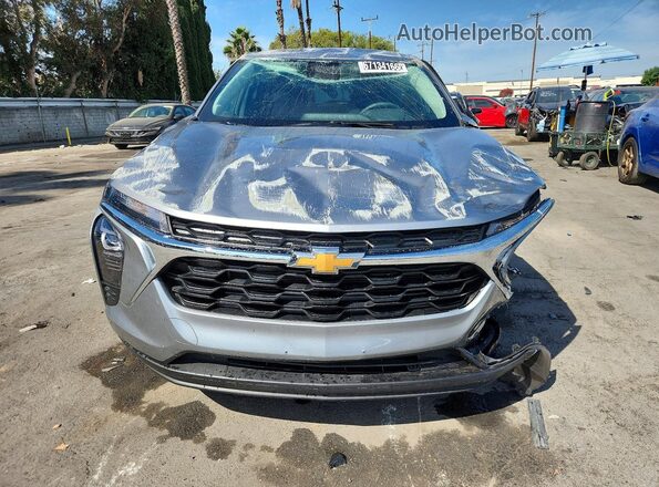 KL77LFEP0TC092015 2026 CHEVROLET TRAX Серый Вид спереди