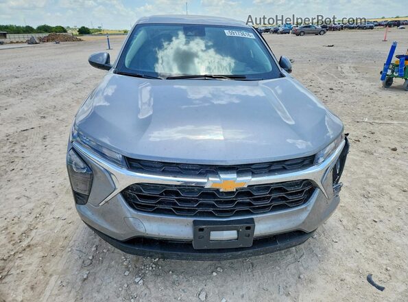 KL77LFEP3TC067044 2026 CHEVROLET TRAX Gray Դիմացի տեսք