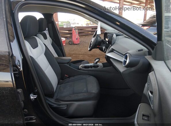 KL77LFEP3TC082031 2026 CHEVROLET TRAX Black წინა სალონის ხედი