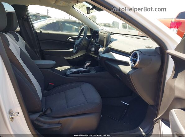 KL77LFEP4TC081986 2026 CHEVROLET TRAX White Vista interior delantera