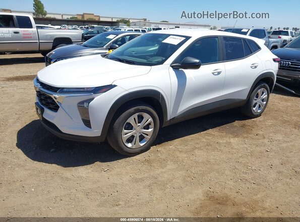 KL77LFEP4TC081986 2026 CHEVROLET TRAX White Vista tres cuartos delantera izquierda