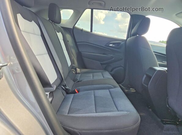KL77LFEP5TC127096 2026 CHEVROLET TRAX Silver Вид задньої частини салону
