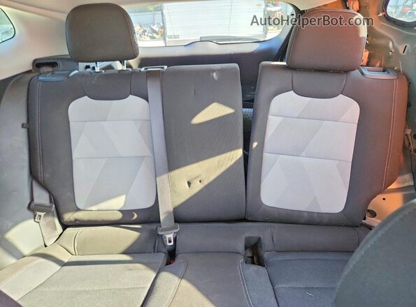 KL77LFEP6SC102075 2025 CHEVROLET TRAX Gray Vista de los asientos traseros
