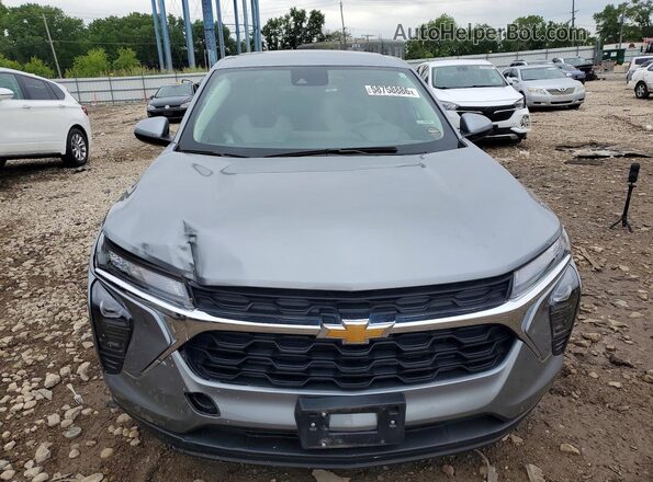 KL77LFEP6TC027301 2026 CHEVROLET TRAX Gray Vista frontal