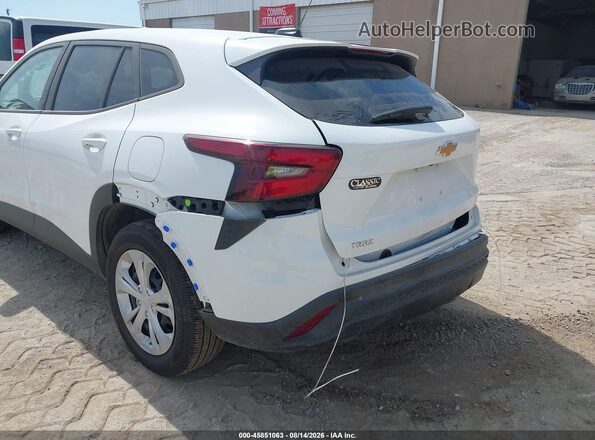 KL77LFEP7TC054040 2026 CHEVROLET TRAX White Front view