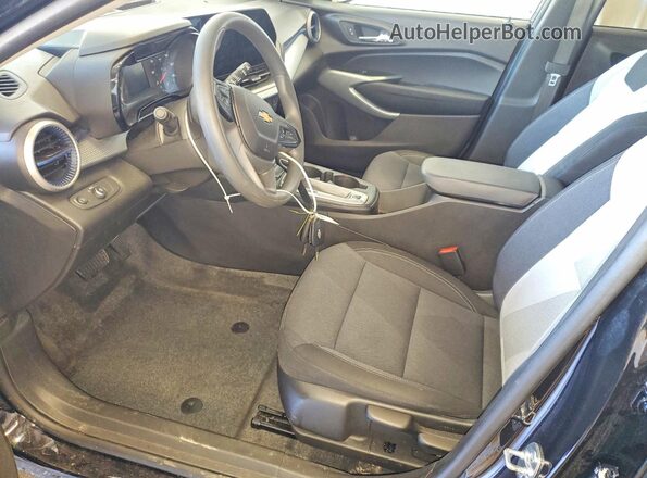 KL77LFEP7TC116827 2026 CHEVROLET TRAX Black Front interior view