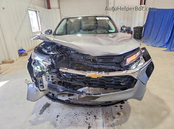 KL77LFEP8TC096927 2026 CHEVROLET TRAX Серый Вид спереди