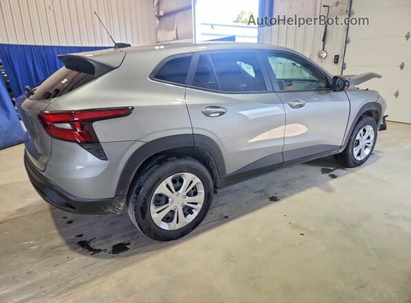 KL77LFEP8TC096927 2026 CHEVROLET TRAX Серый Задняя правая четверть