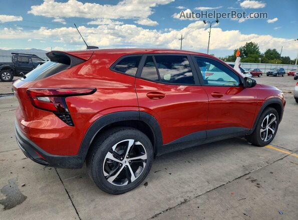 KL77LGE21RC192028 2024 CHEVROLET TRAX Оранжевый Задняя правая четверть