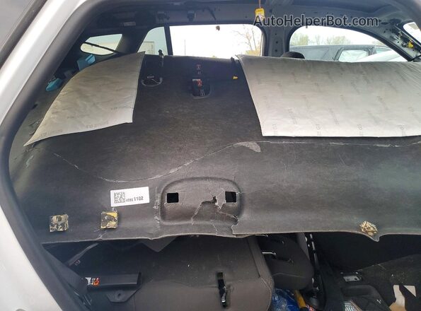 KL77LGE22RC126958 2024 CHEVROLET TRAX White Rear seats view