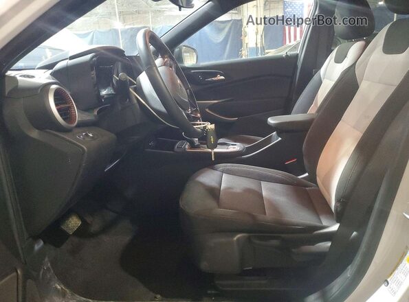 KL77LGE23RC232173 2024 CHEVROLET TRAX White Front interior view