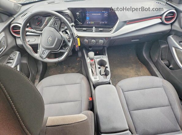 KL77LGE25RC140501 2024 CHEVROLET TRAX Black Առջևի վահանակի տեսք