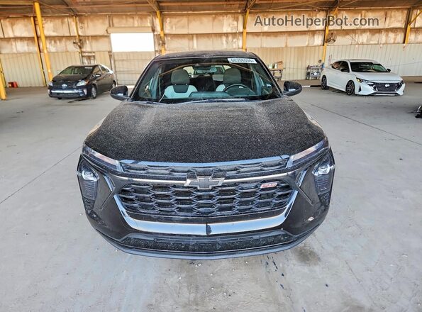 KL77LGE27RC097313 2024 CHEVROLET TRAX Черный Вид спереди