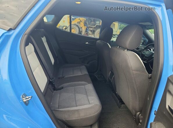 KL77LGE27RC101439 2024 CHEVROLET TRAX Blue Vista interior trasera