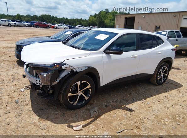 KL77LGE28RC166655 2024 CHEVROLET TRAX White Vista tres cuartos delantera izquierda