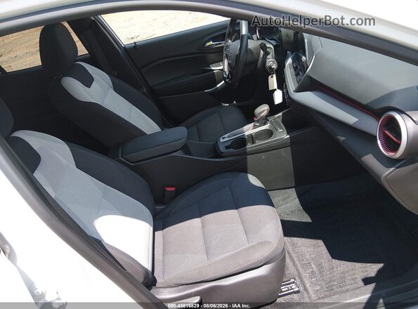 KL77LGE28RC166655 2024 CHEVROLET TRAX White Vista interior delantera
