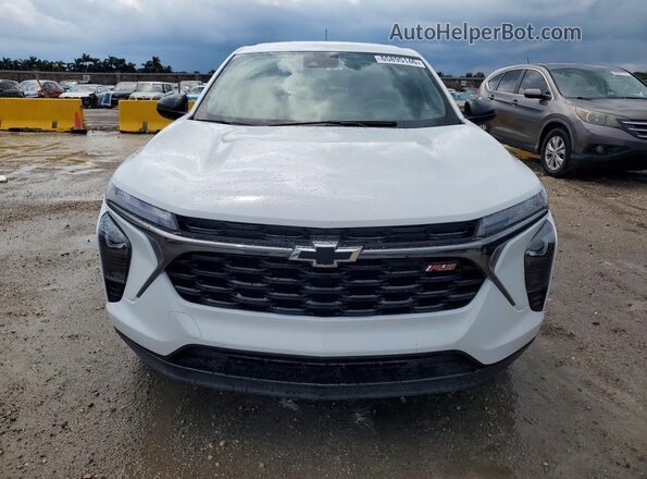 KL77LGE2XRC018202 2024 CHEVROLET TRAX White Вид спереду