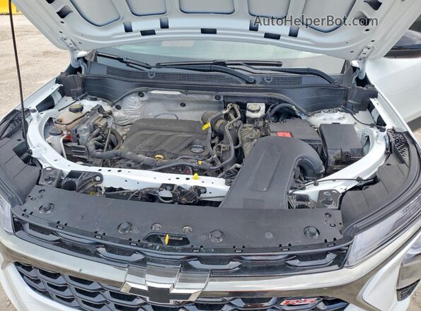 KL77LGE2XRC018202 2024 CHEVROLET TRAX White Вид підкапотного простору