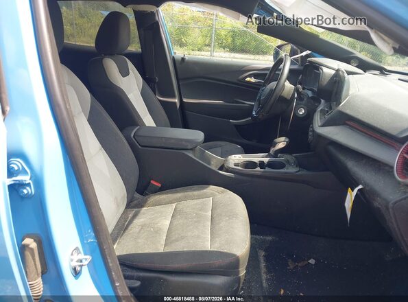 KL77LGE2XRC042872 2024 CHEVROLET TRAX Blue Вид салону спереду