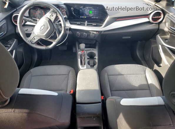 KL77LGEP0TC026537 2026 CHEVROLET TRAX Blue Առջևի վահանակի տեսք