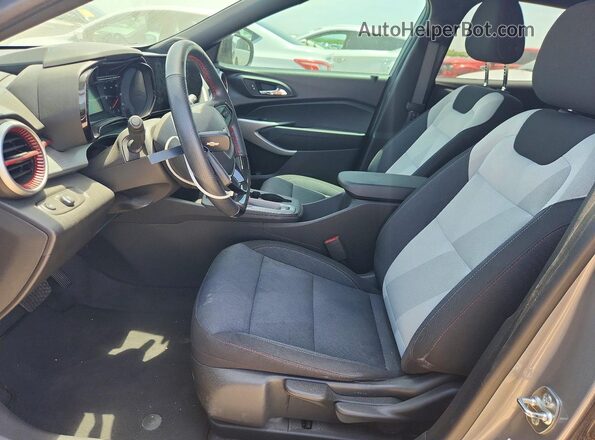 KL77LGEP2SC078962 2025 CHEVROLET TRAX Gray Vista interior delantera