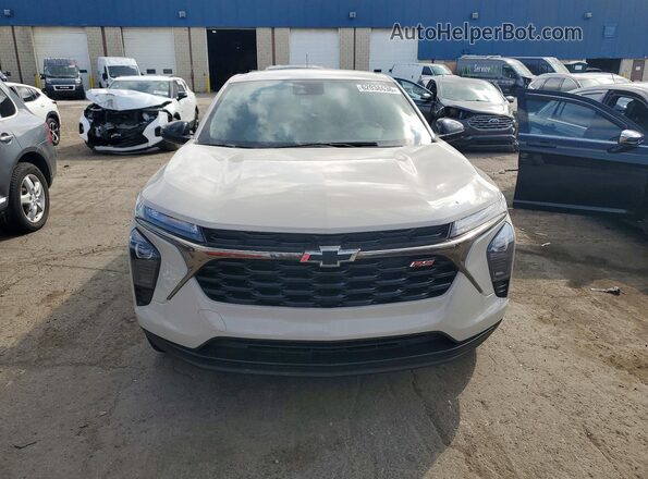 KL77LGEP2TC105630 2026 CHEVROLET TRAX Tan წინა ხედი