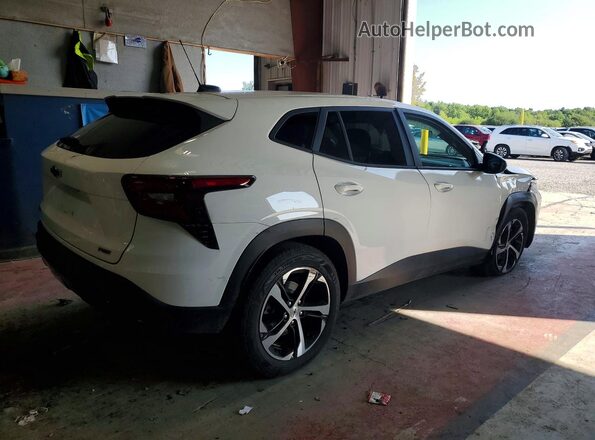 KL77LGEP3SC102332 2025 CHEVROLET TRAX White Rear right