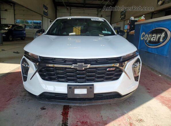 KL77LGEP3SC102332 2025 CHEVROLET TRAX White Front view