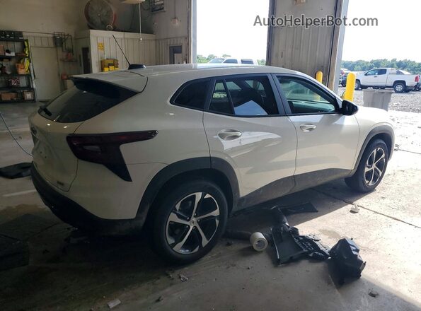 KL77LGEP3TC069513 2026 CHEVROLET TRAX Белый Задняя правая четверть