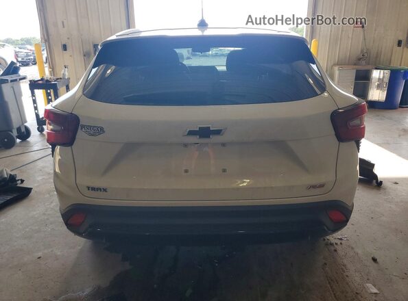 KL77LGEP3TC069513 2026 CHEVROLET TRAX Белый Вид сзади