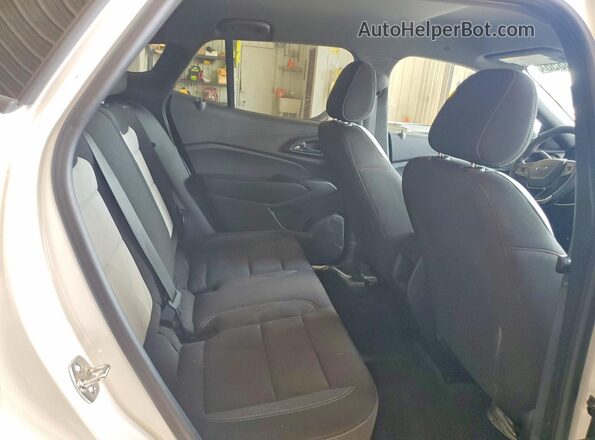KL77LGEP3TC069513 2026 CHEVROLET TRAX Белый Вид задней части салона