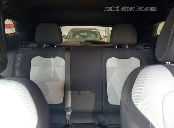KL77LGEP3TC069513 2026 CHEVROLET TRAX Белый Вид задних сидений
