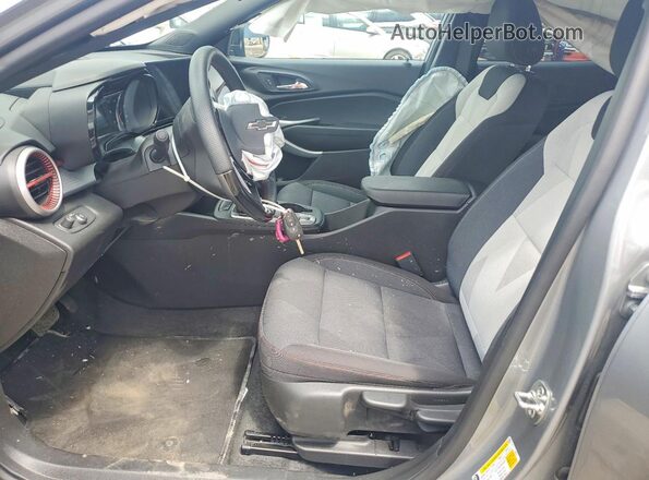 KL77LGEP4TC012284 2026 CHEVROLET TRAX Silver Vista interior delantera