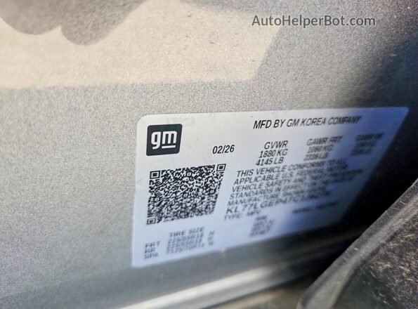 KL77LGEP4TC136278 2026 CHEVROLET TRAX Gray VIN կոդի պիտակի տեսք