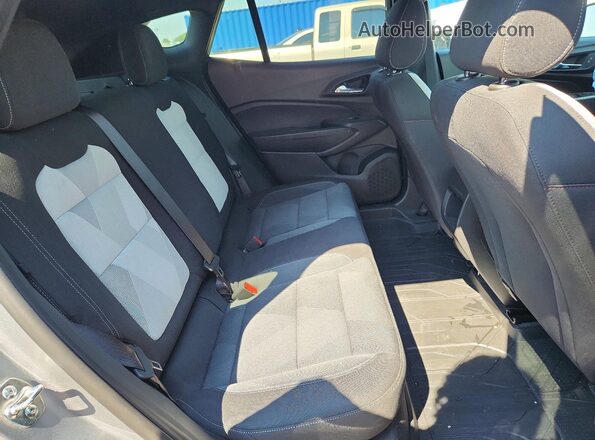 KL77LGEP4TC136278 2026 CHEVROLET TRAX Gray Սալոնի հետևի տեսք