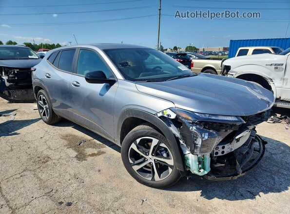 KL77LGEP4TC136278 2026 CHEVROLET TRAX Gray Առջևի աջ