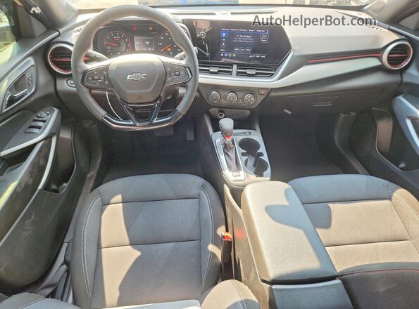 KL77LGEP5TC151209 2026 CHEVROLET TRAX Cream წინა პანელის ხედი